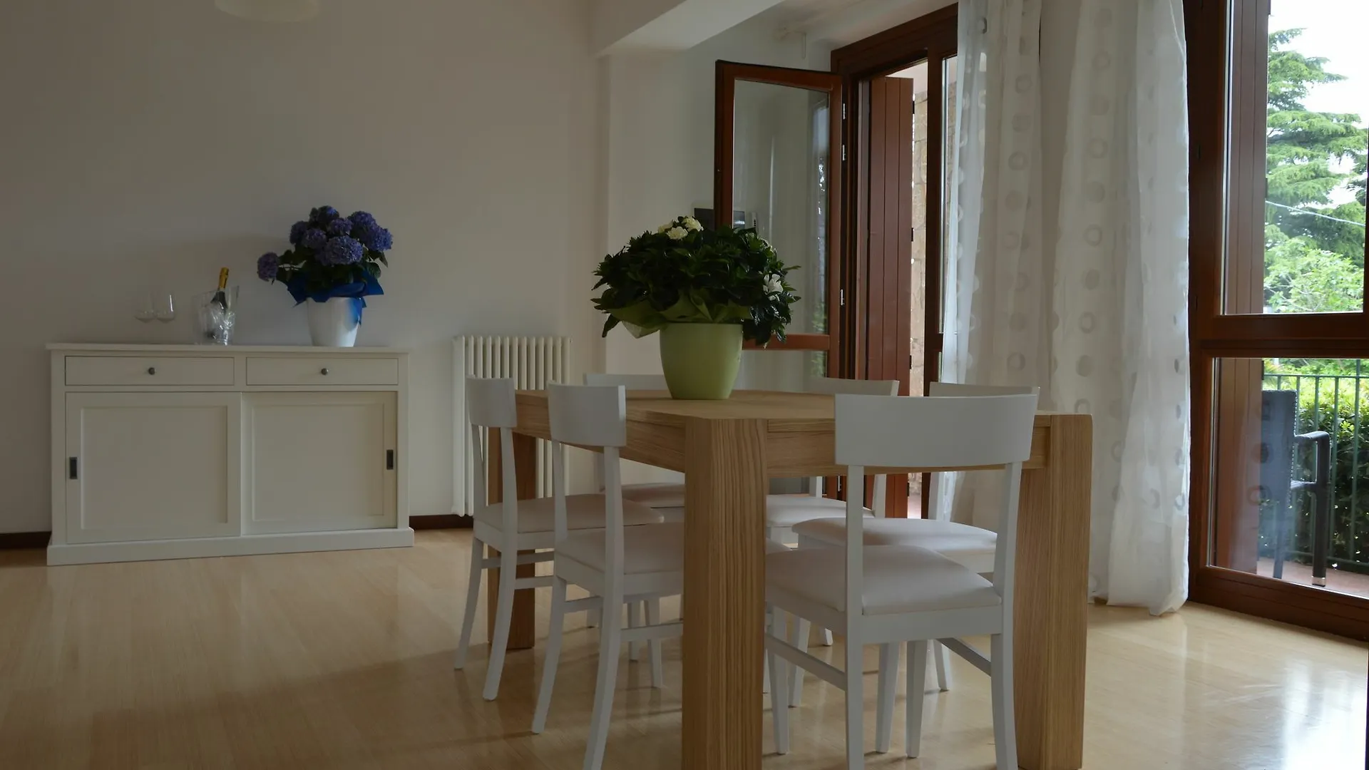 Apartment Appartamenti Meridiana Torri Del Benaco