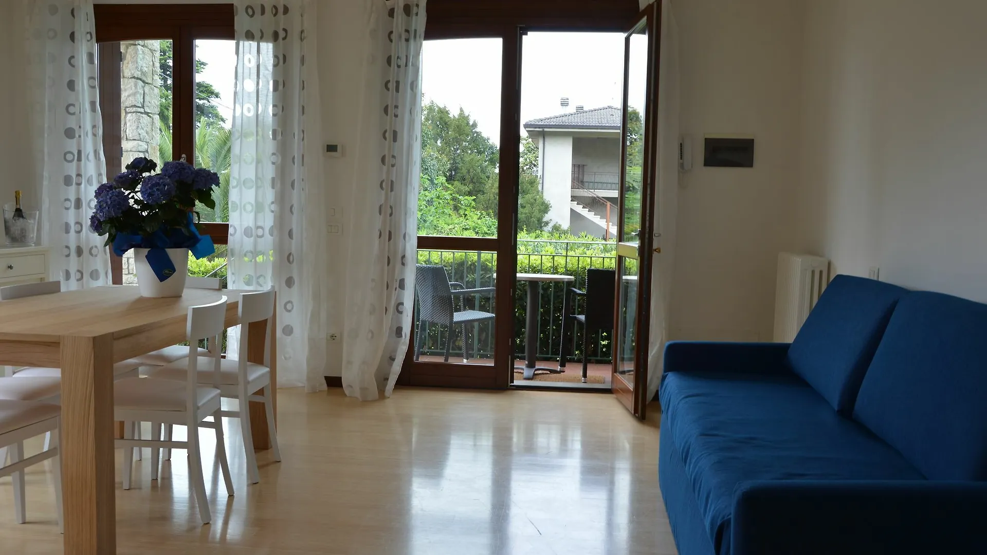 Apartment Appartamenti Meridiana Torri Del Benaco